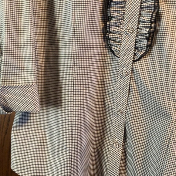 SWEET ‘FOXCROFT’ BLK/WHITE CHECKS RUFFLED BLOUSE-EUC! - Picture 3 of 9